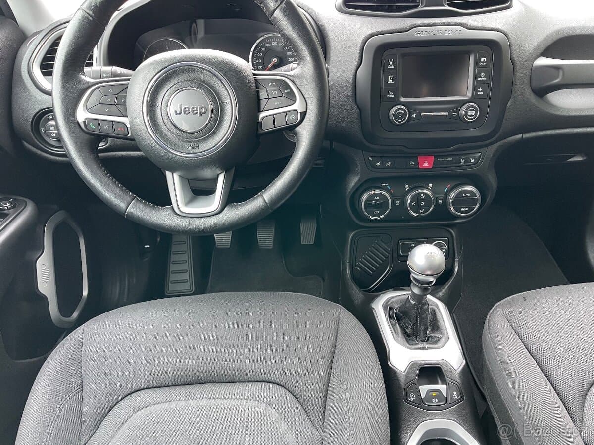 2015 Jeep RENEGADE - 12