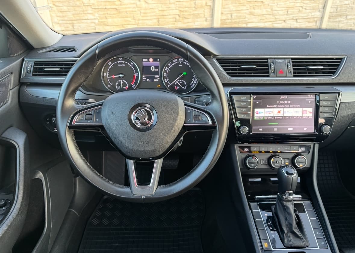 2017 Škoda SUPERB - 12