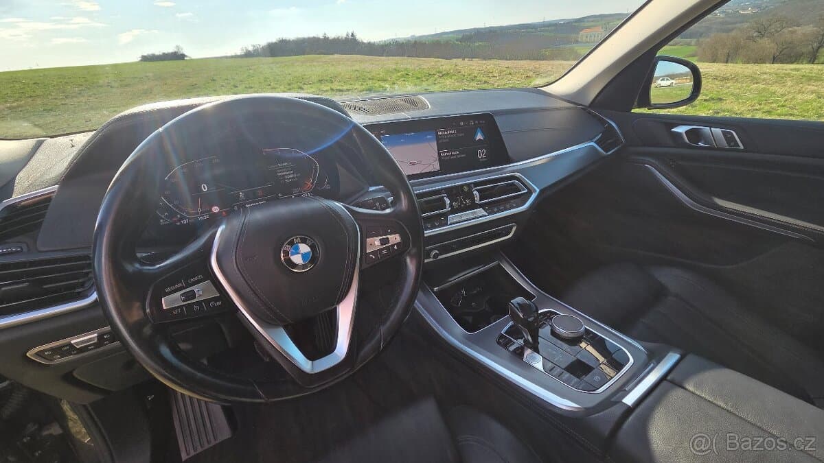 2019 BMW X5 - 12