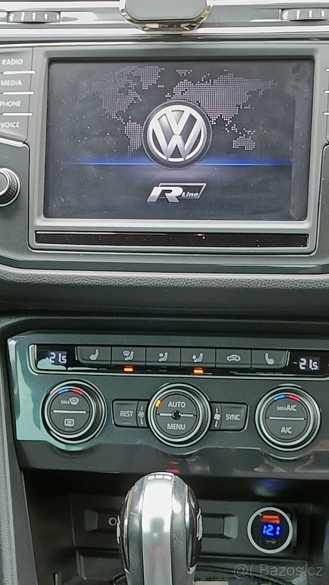 2017 Volkswagen TIGUAN - 12