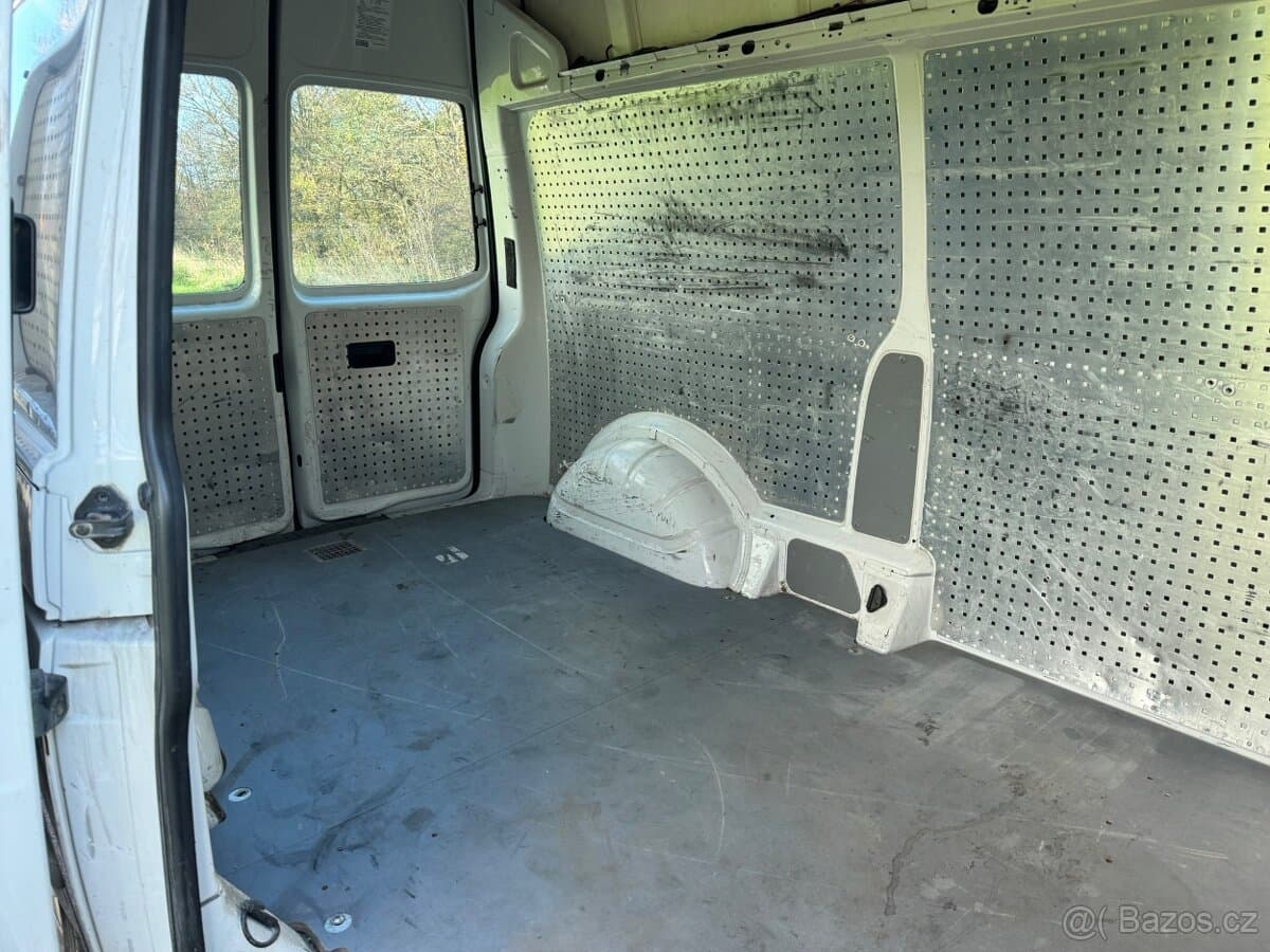 2012 Volkswagen TRANSPORTER - 12