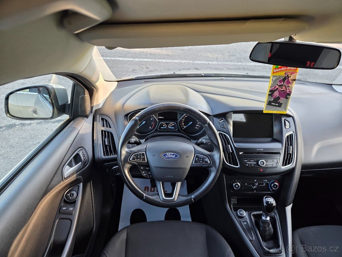 2017 Ford FOCUS - 12