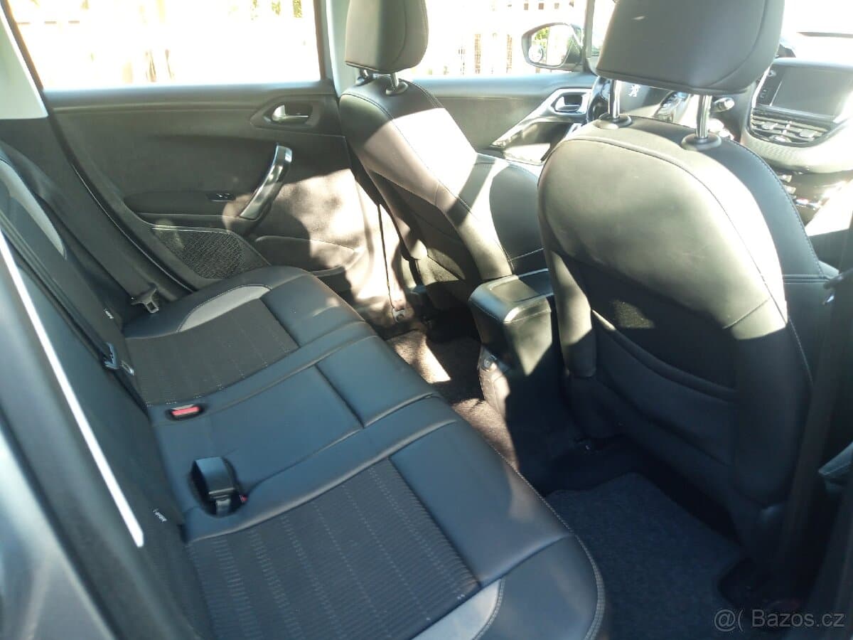 2015 Peugeot 2008 - 12