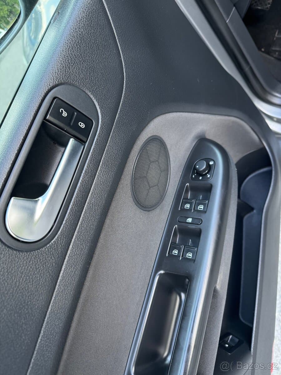 2012 Volkswagen GOLF - 12
