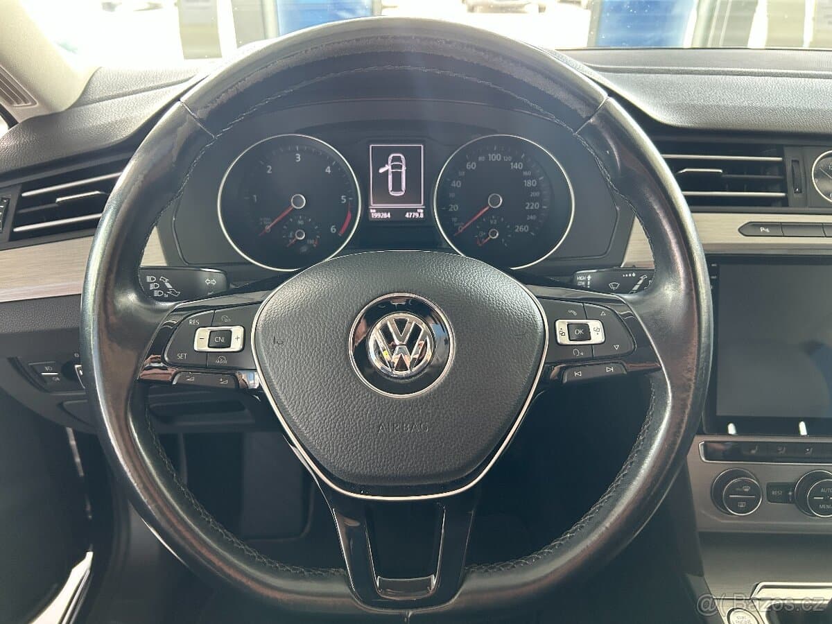 Volkswagen PASSAT - 12