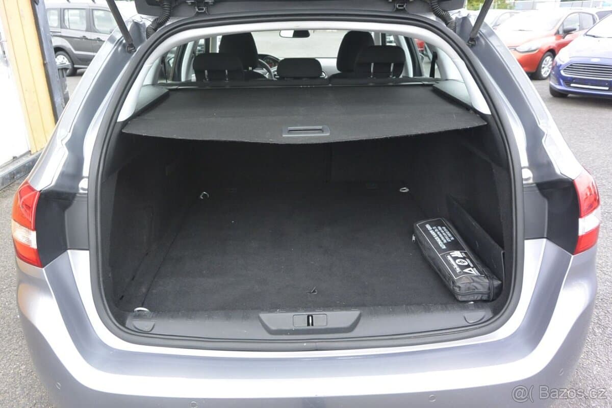 2016 Peugeot 308 - 12