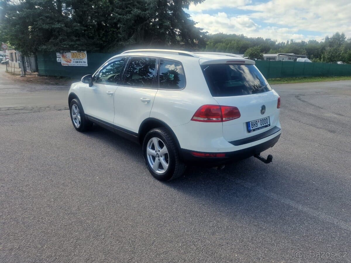 2011 Volkswagen TOUAREG - 12