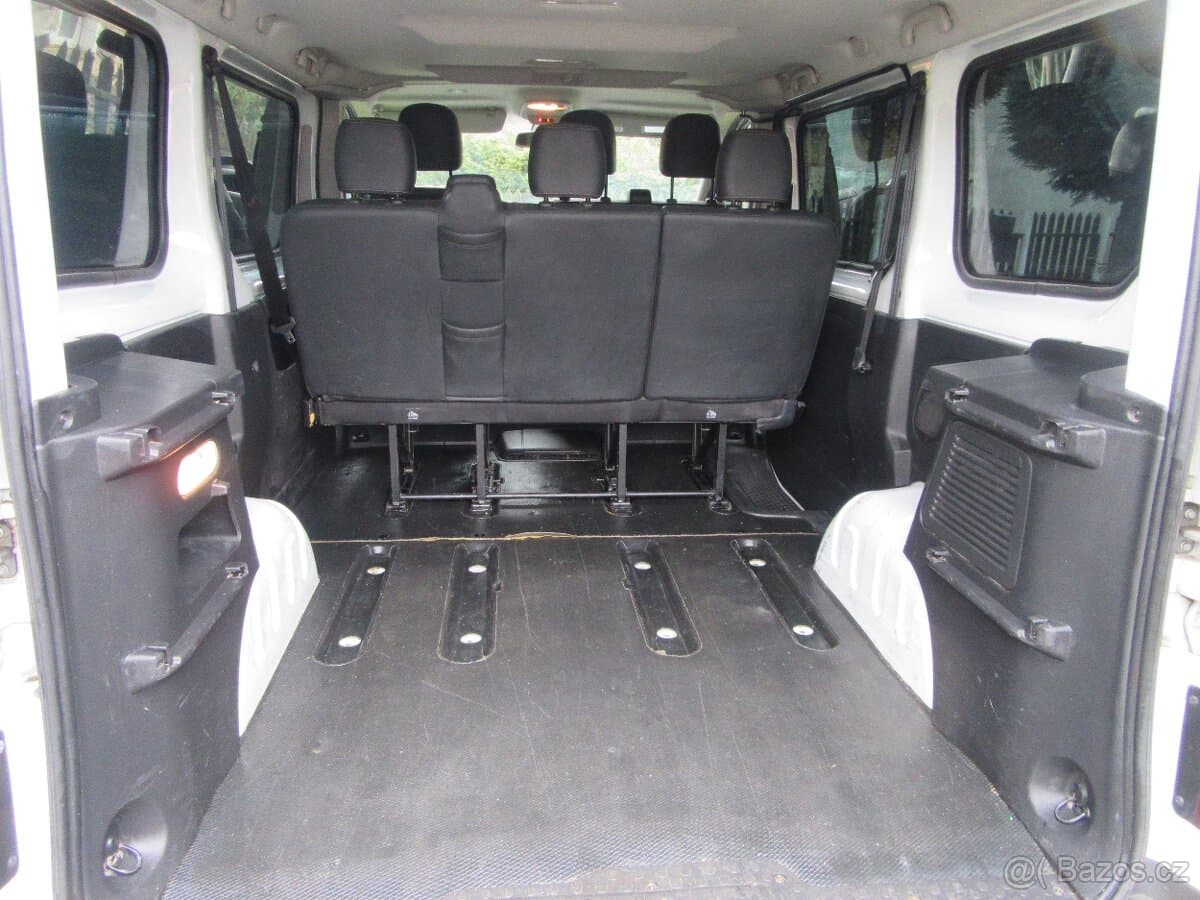 2021 Renault TRAFIC - 12