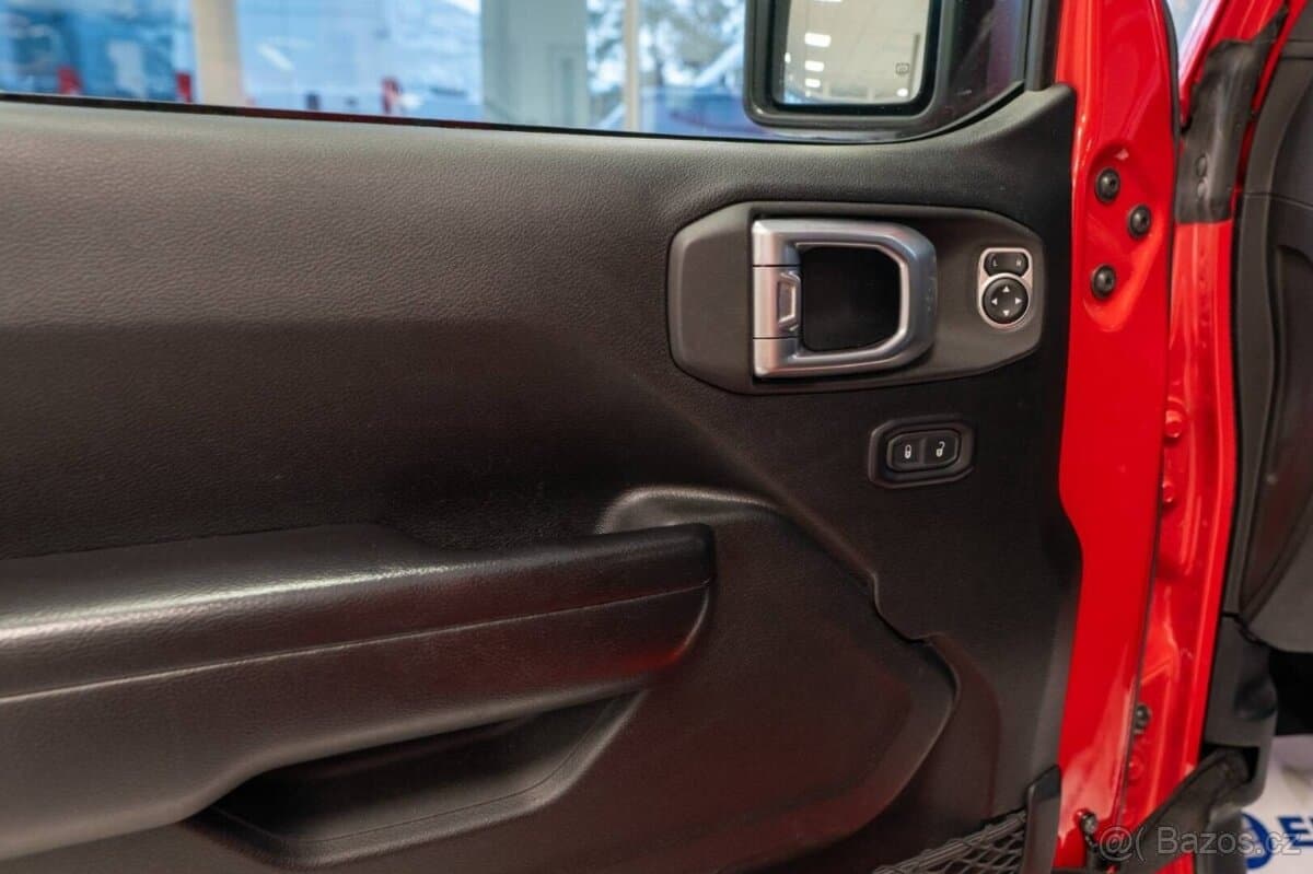 2021 Jeep WRANGLER - 12