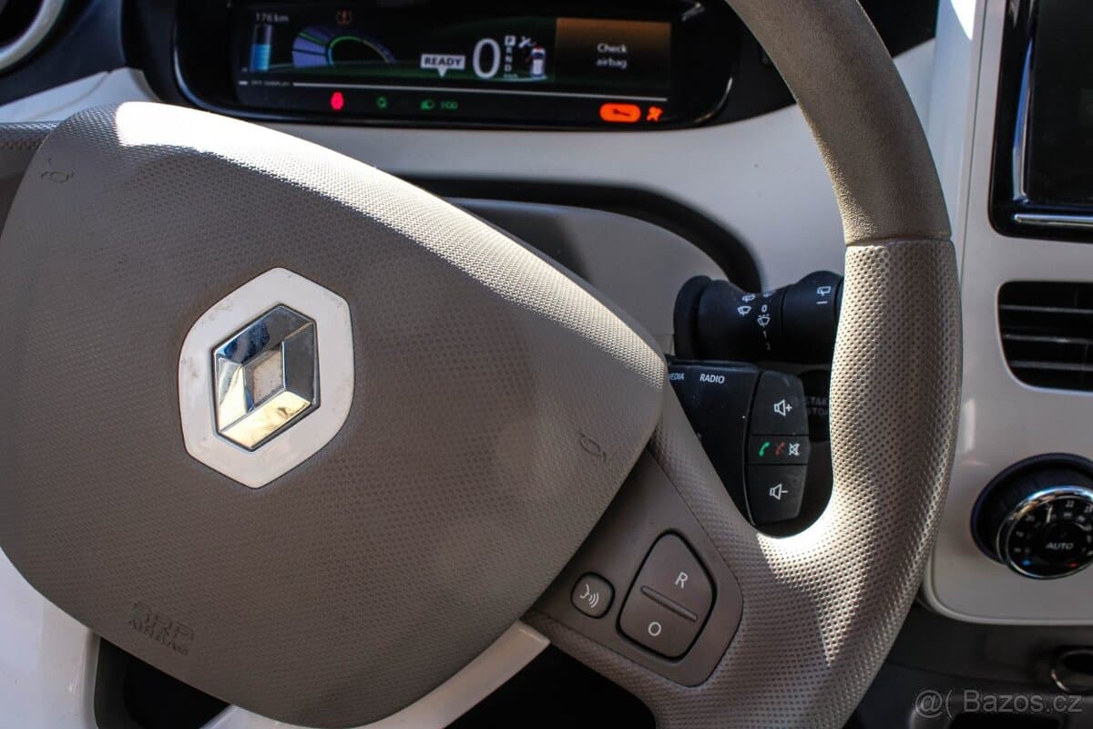 2017 Renault ZOE - 12