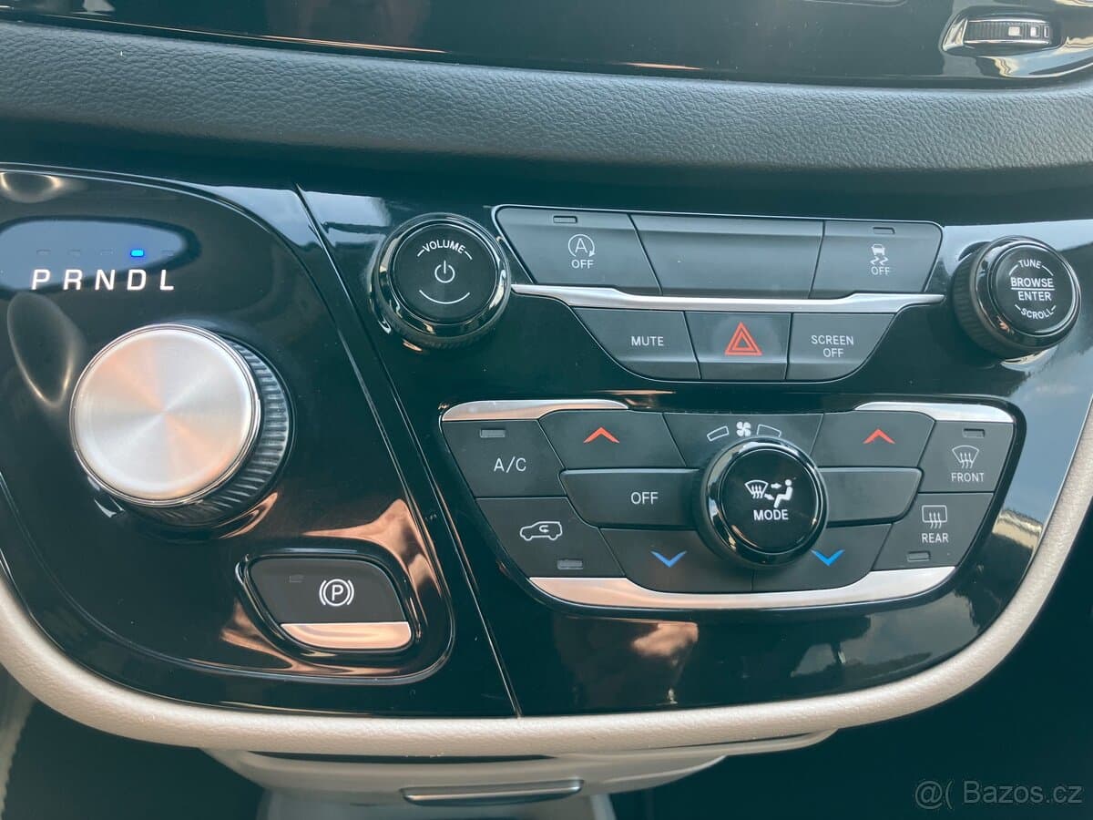 2022 Chrysler PACIFICA - 12