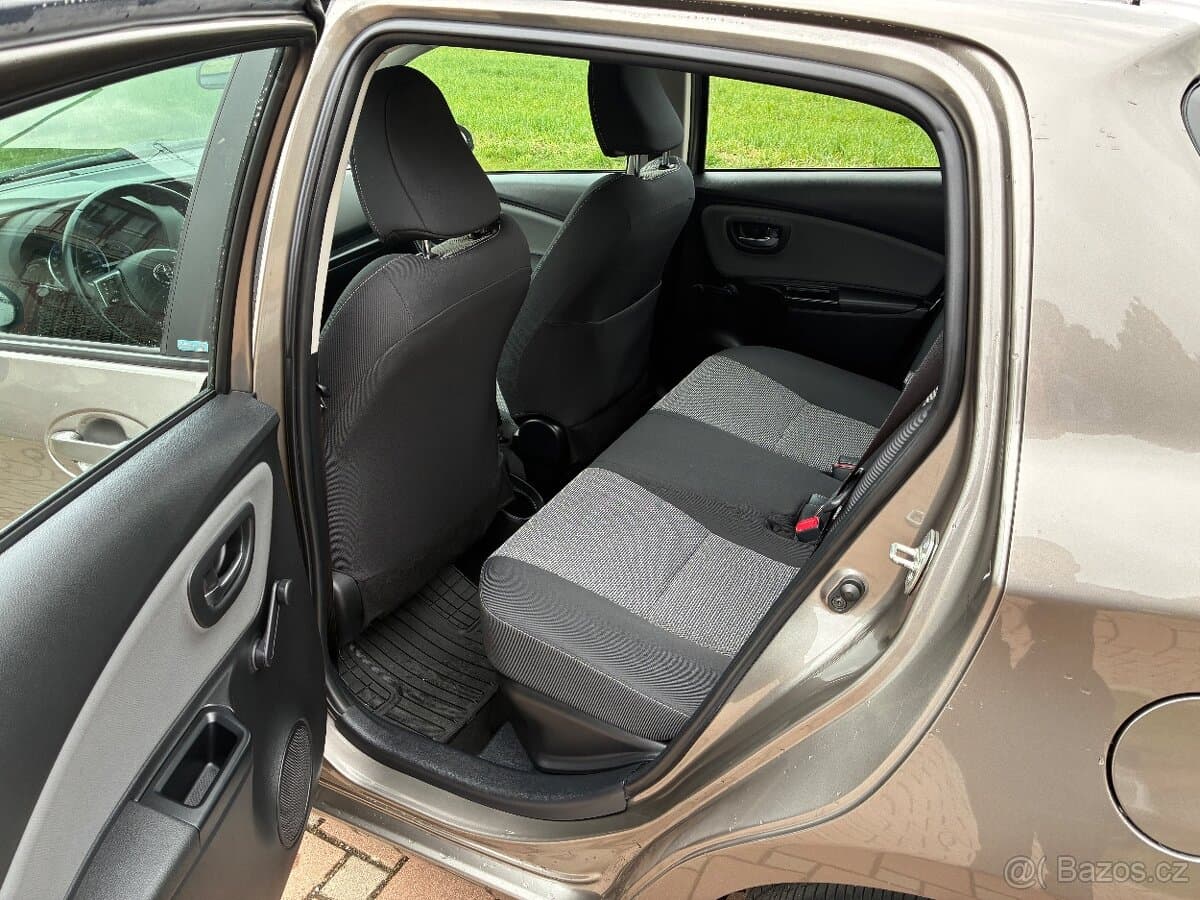 2016 Toyota YARIS - 13