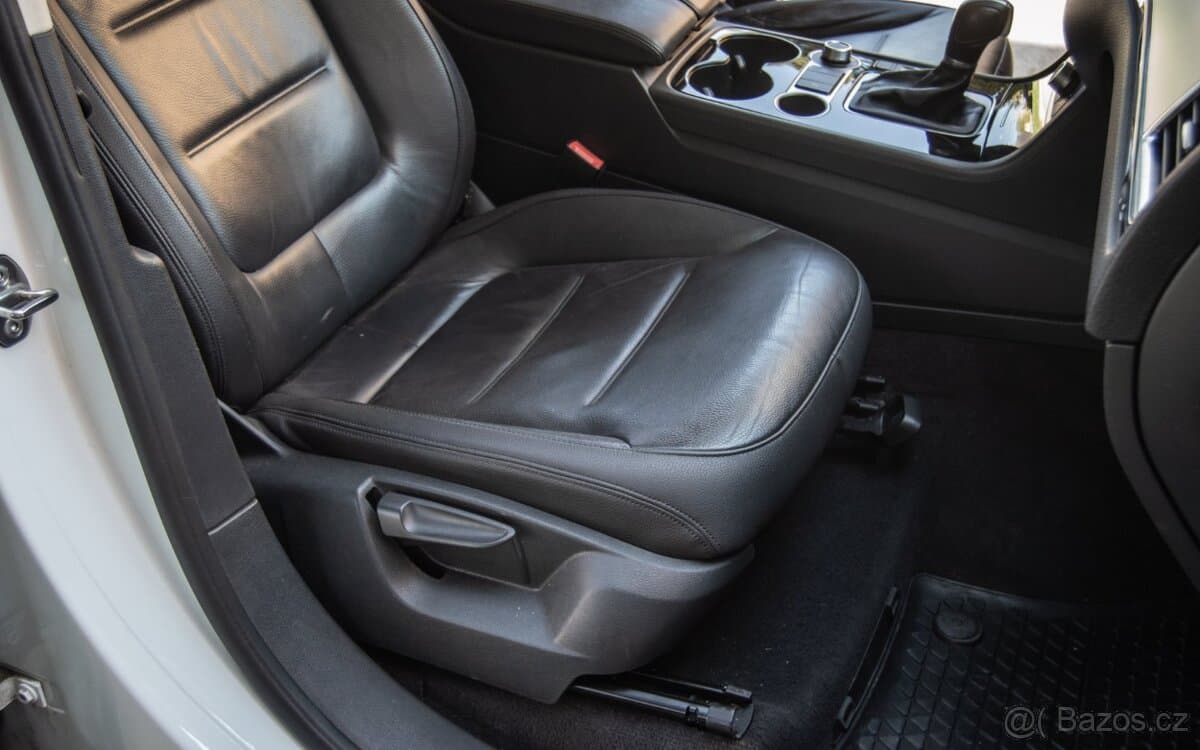 2015 Volkswagen TOUAREG - 13