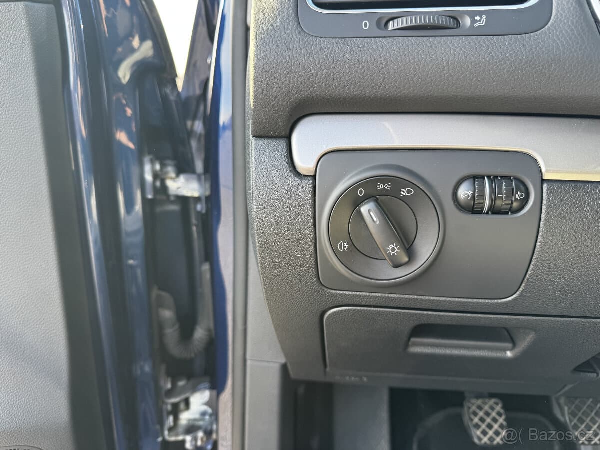2010 Volkswagen GOLF - 13
