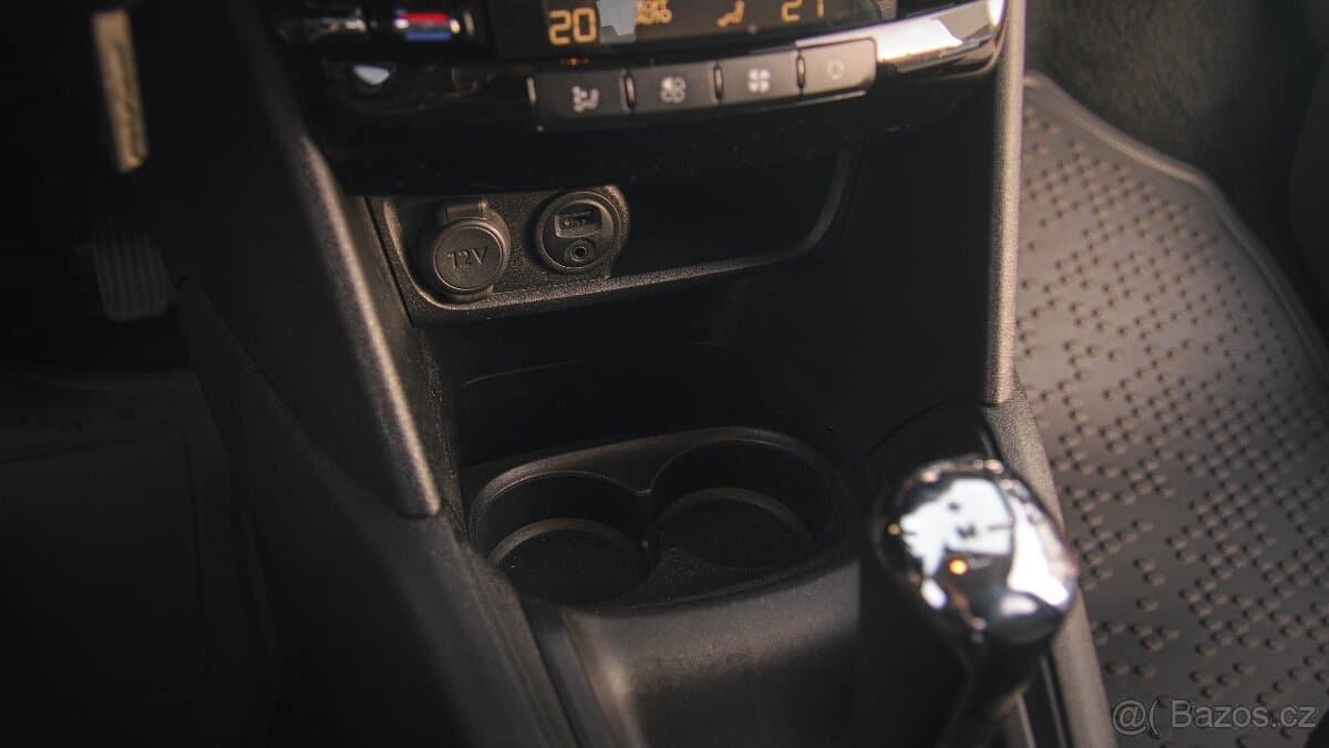 2016 Peugeot 208 - 13