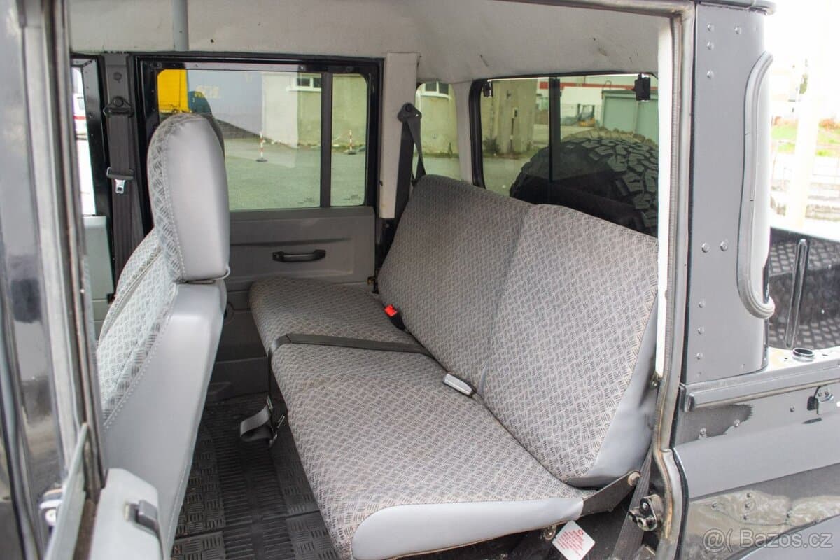 2002 Land Rover DEFENDER - 13