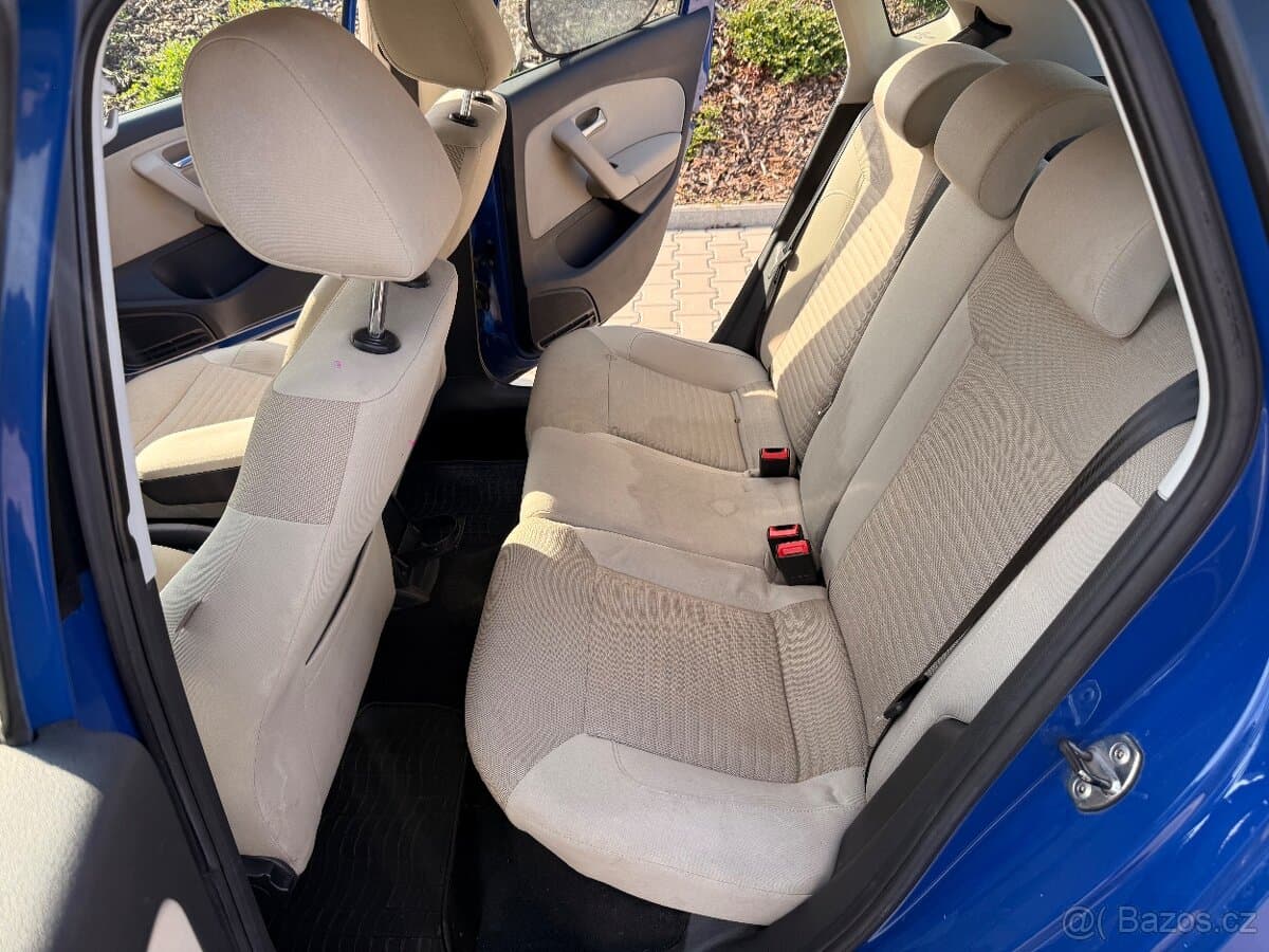 2011 Volkswagen POLO - 13