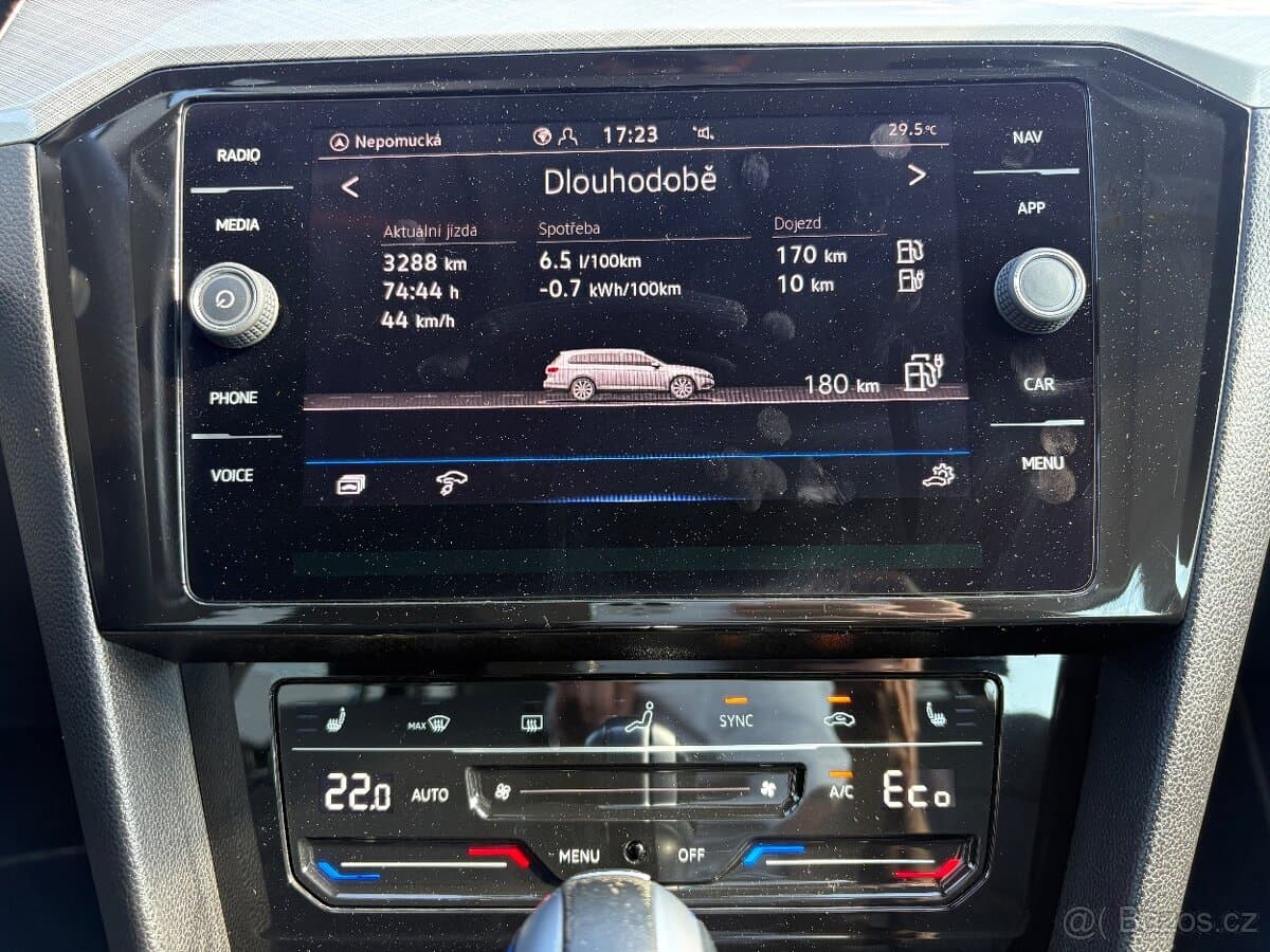 2022 Volkswagen PASSAT - 13