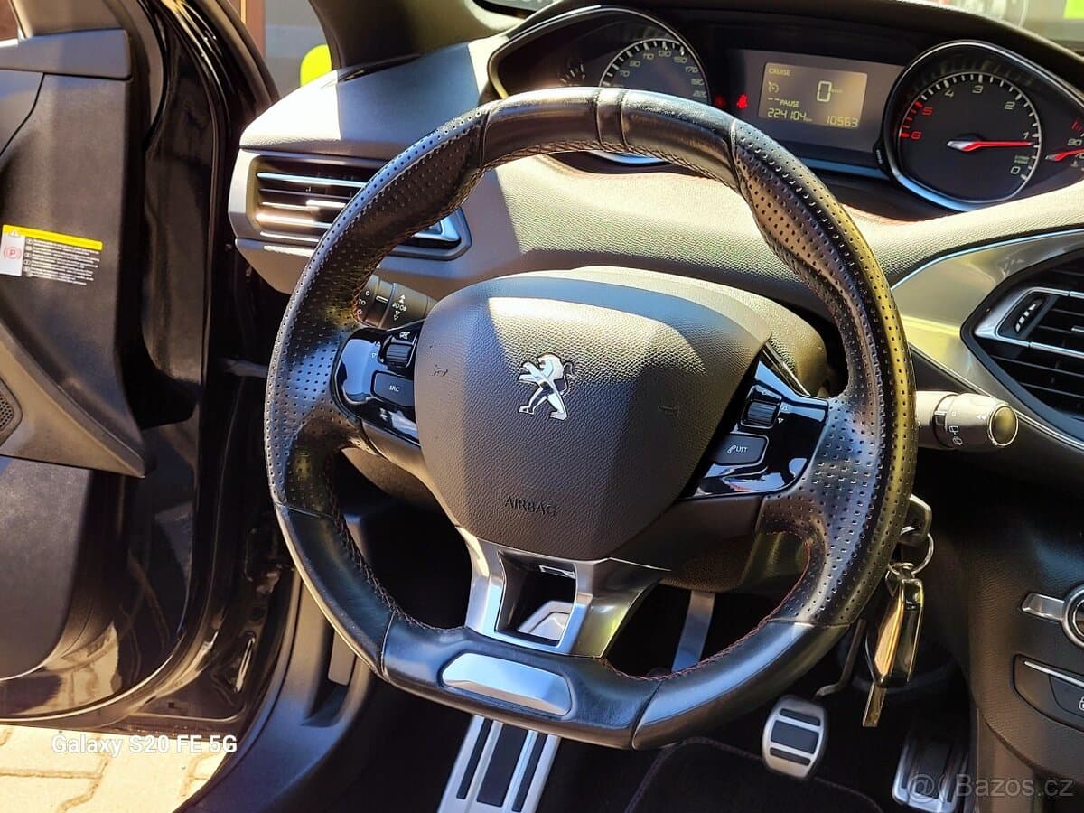 2016 Peugeot 308 - 13