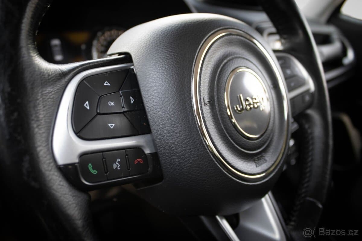 2016 Jeep RENEGADE - 13