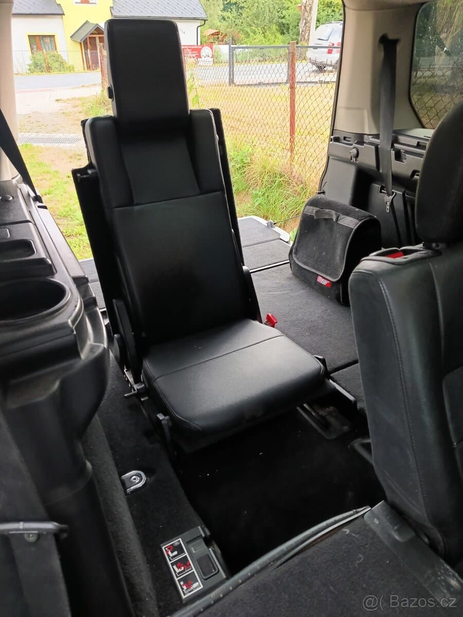 2004 Land Rover DISCOVERY - 13