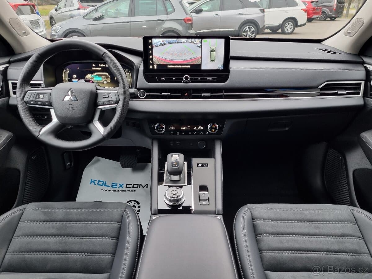 2025 Mitsubishi OUTLANDER - 13