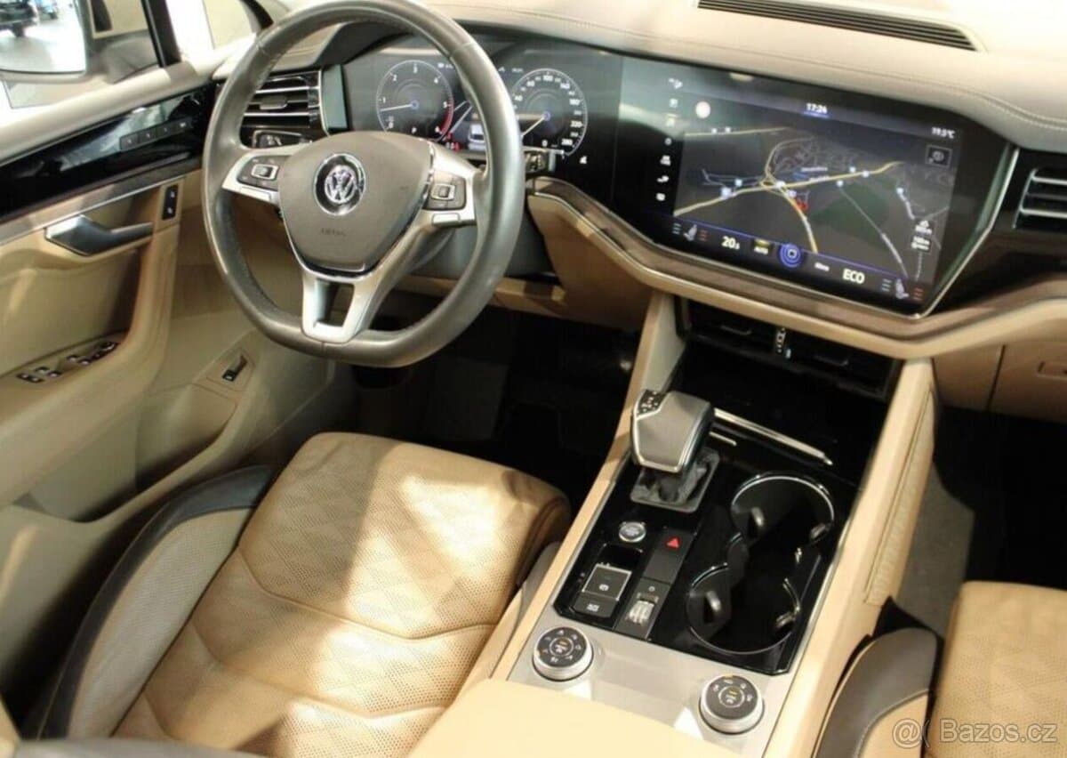 2019 Volkswagen TOUAREG - 13