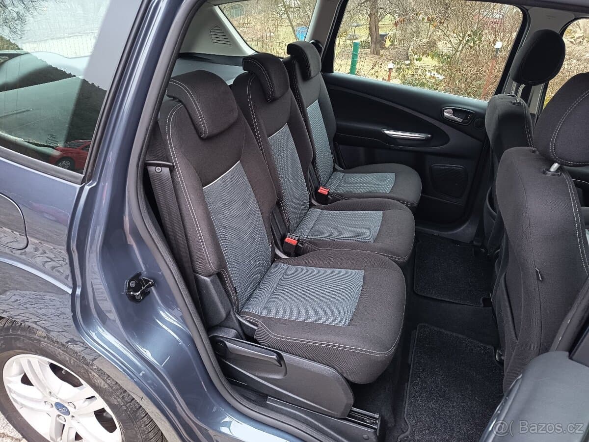 2011 Ford S-MAX - 13