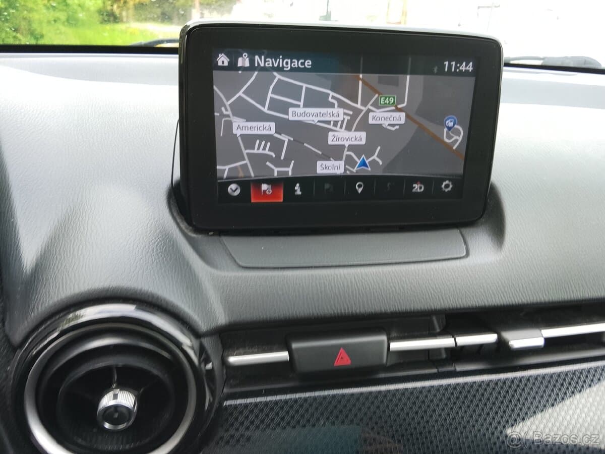 2019 Mazda 2 - 13