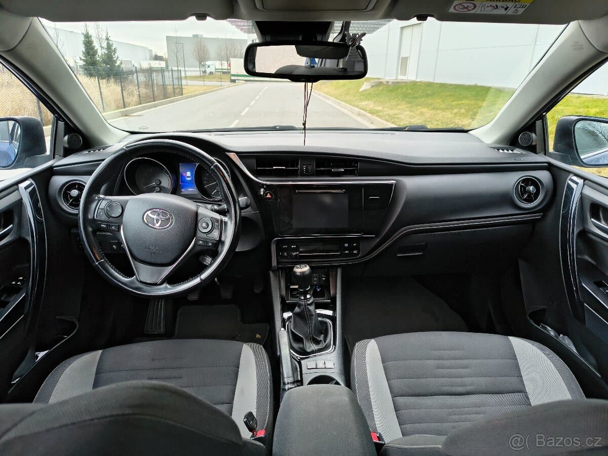 2017 Toyota AURIS - 13