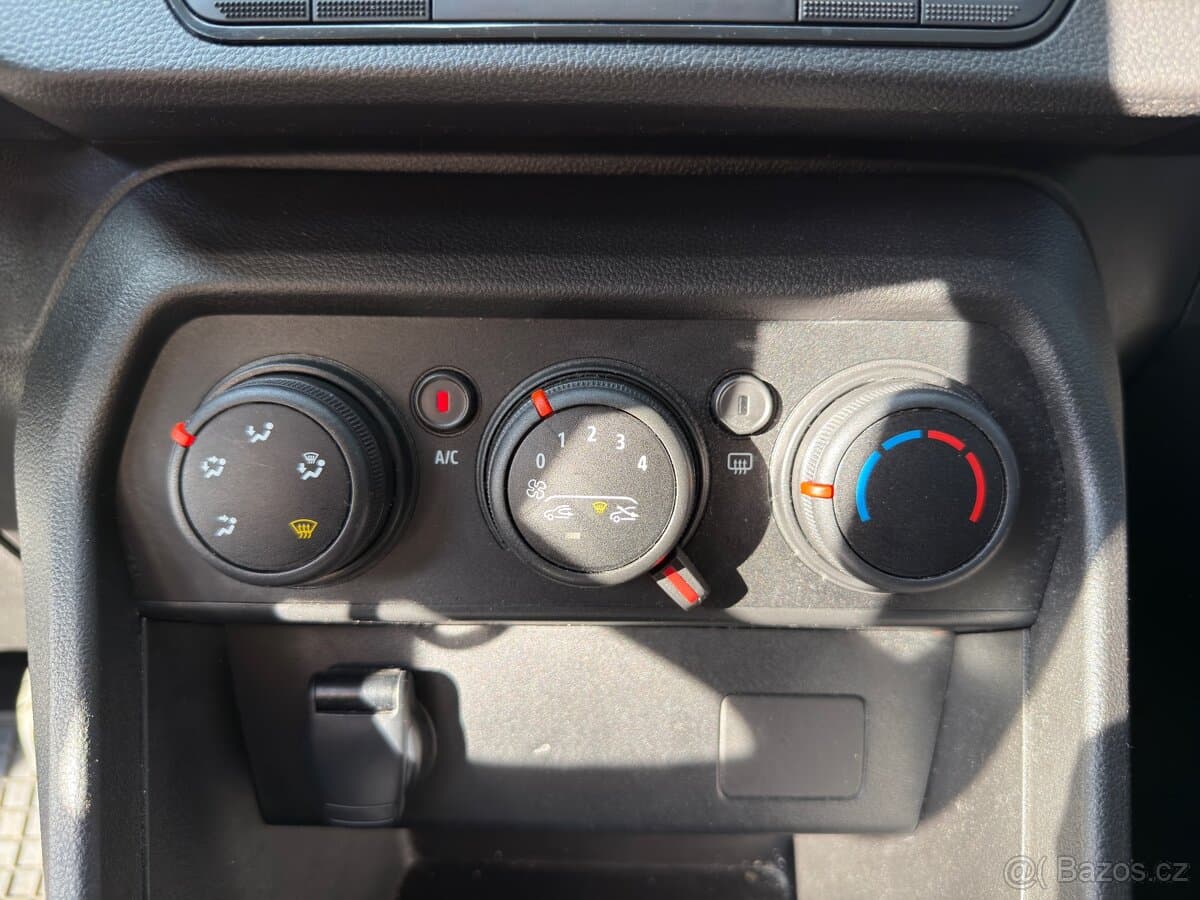 2023 Dacia SANDERO - 13