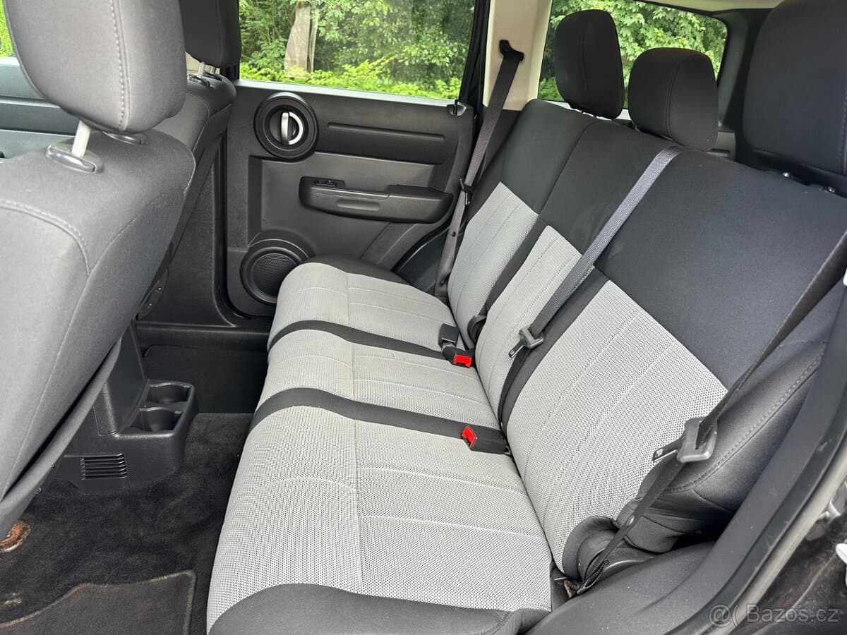 2011 Dodge NITRO - 13