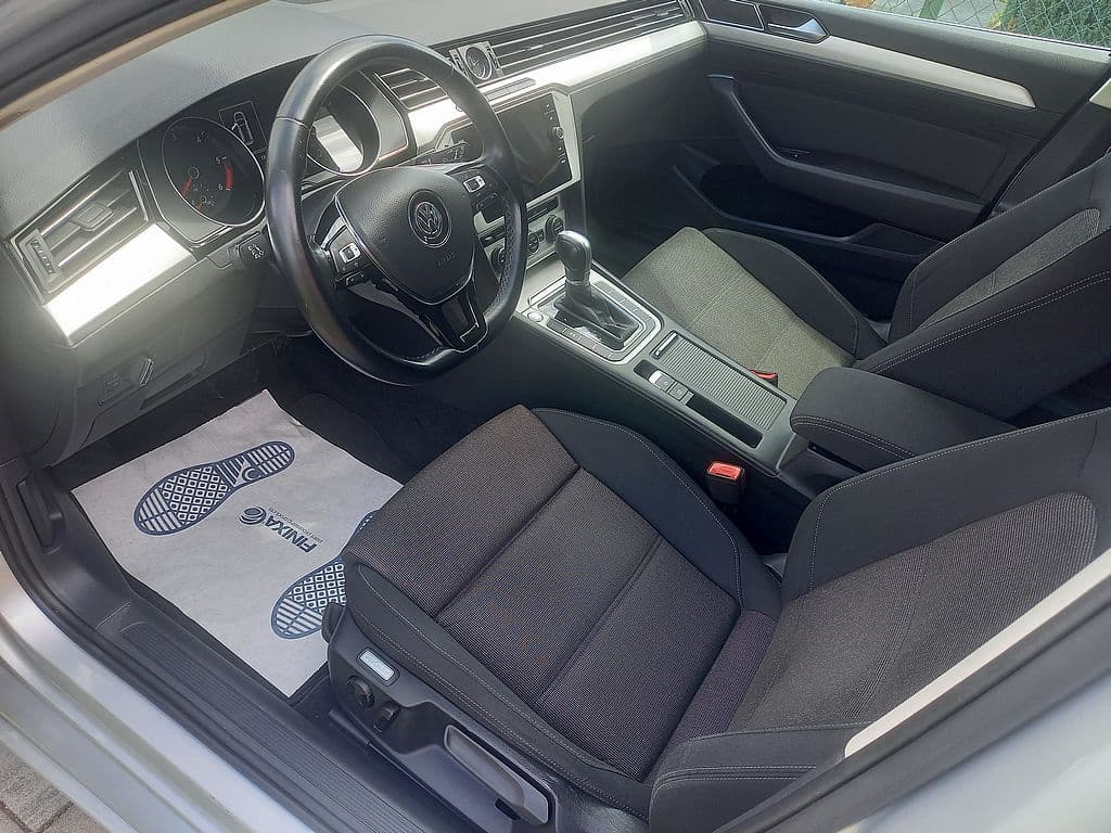 2019 Volkswagen PASSAT - 13