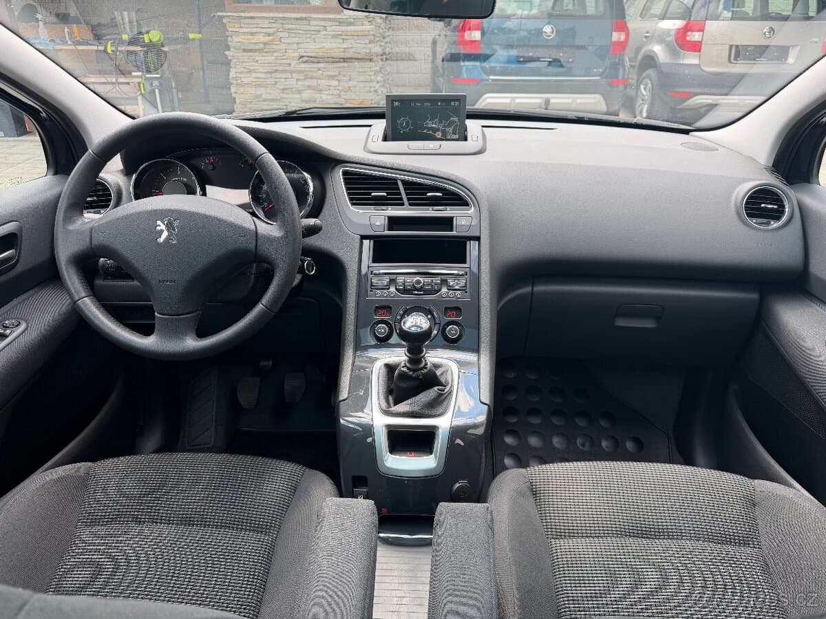 2013 Peugeot 5008 - 13