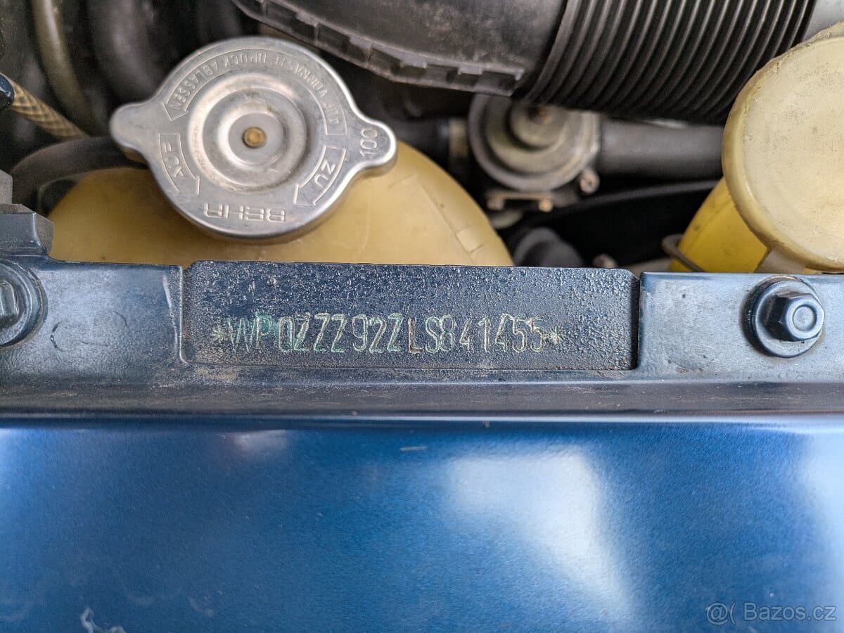 1990 Porsche 928 - 13