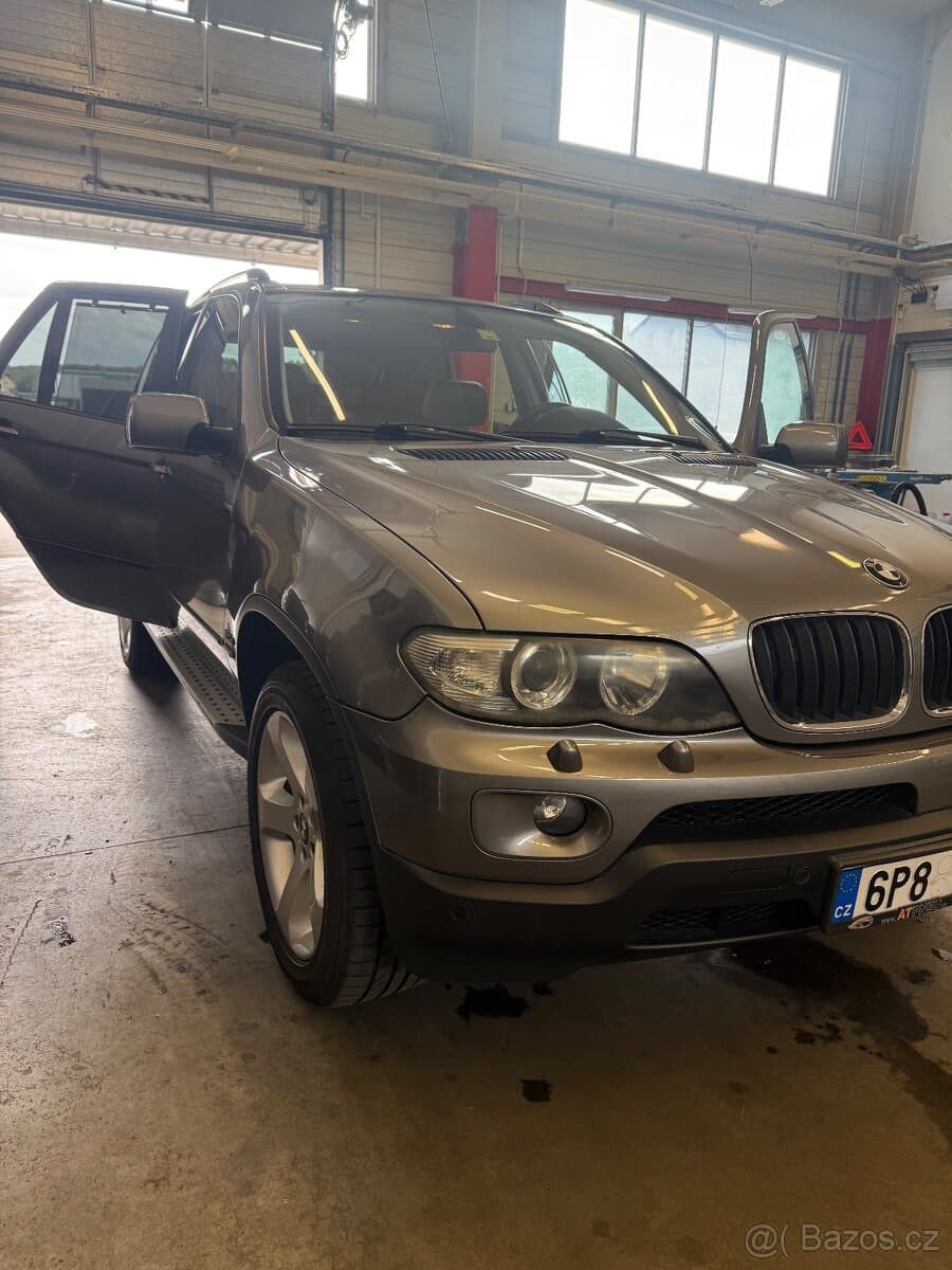 2004 BMW X5 - 13