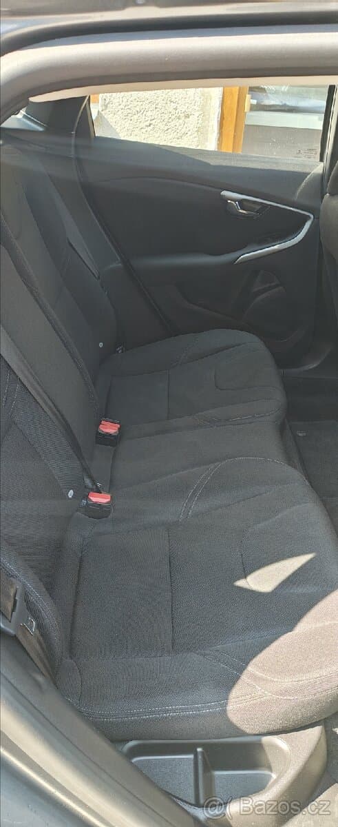 2018 Volvo V40 - 13