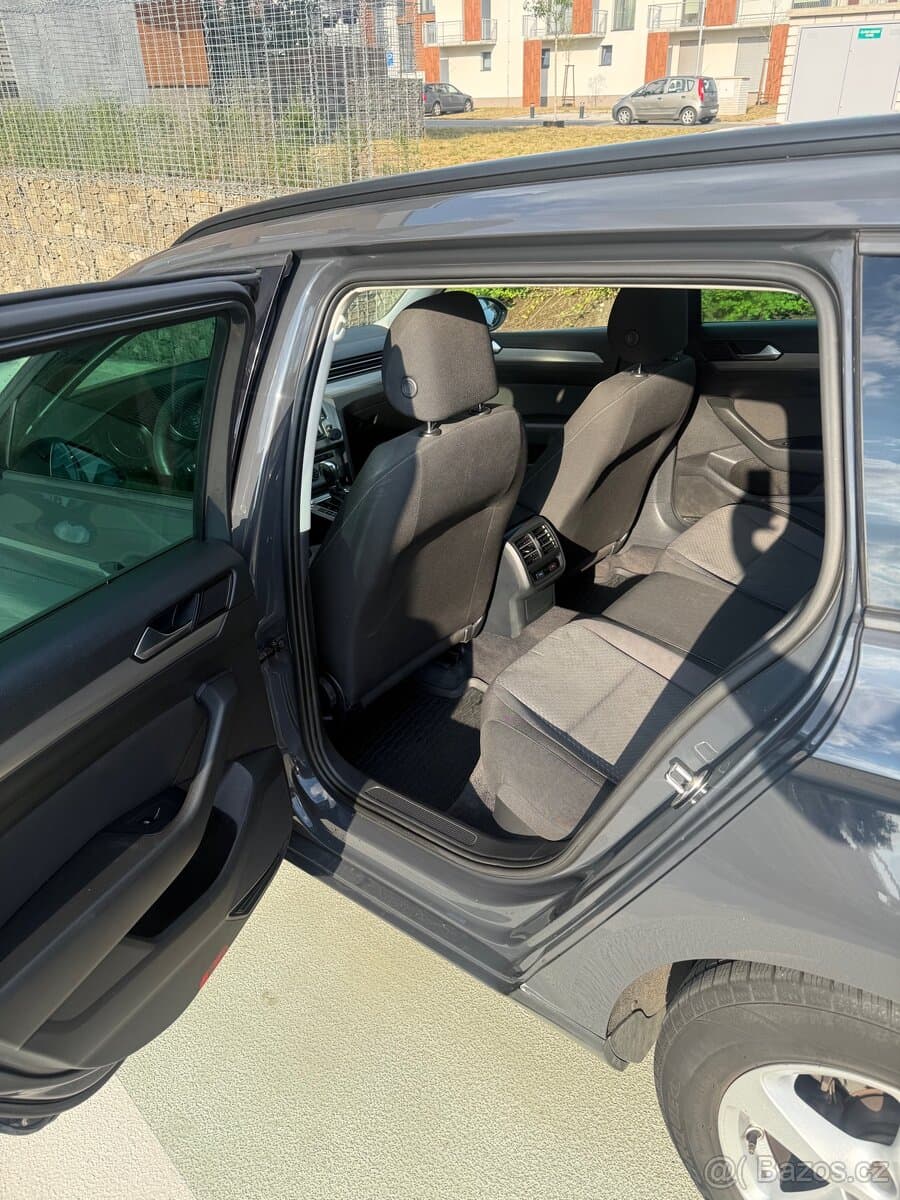 2015 Volkswagen PASSAT - 13