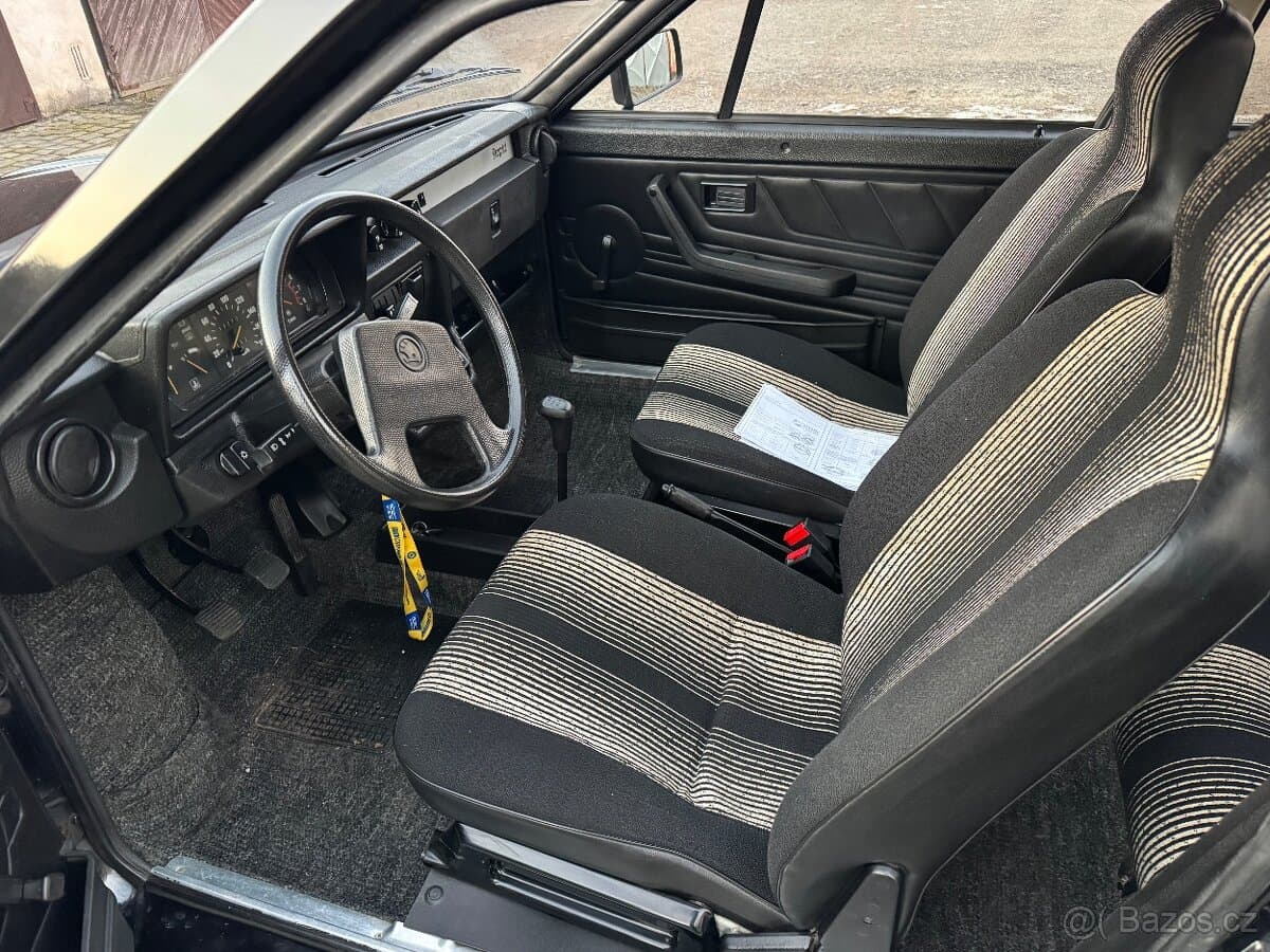 1989 Škoda RAPID - 13
