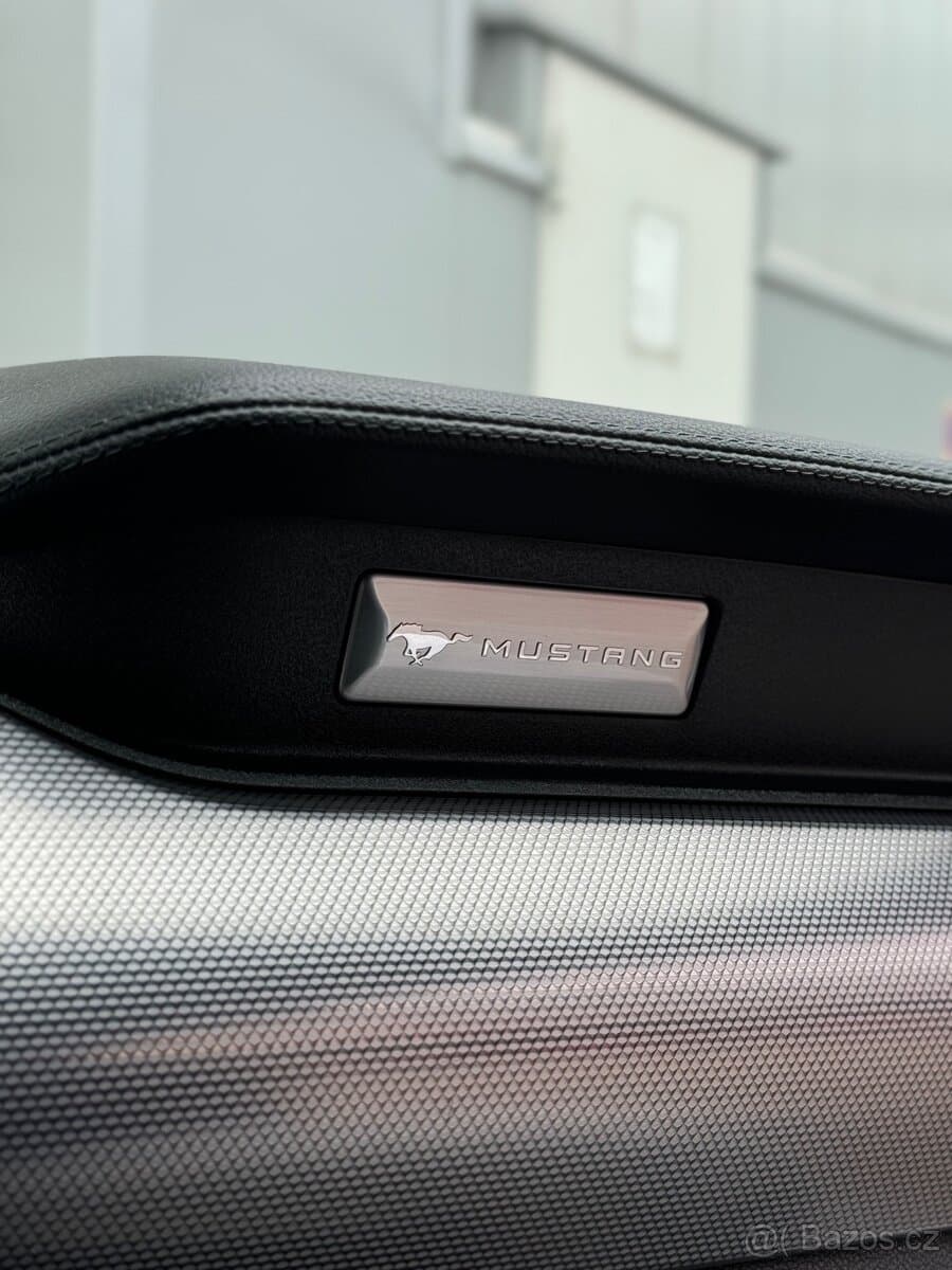 2019 Ford MUSTANG - 13