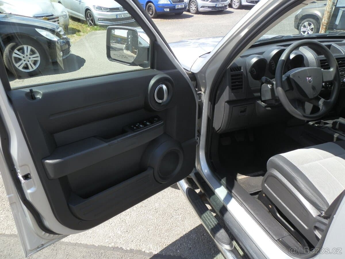 2007 Dodge NITRO - 13
