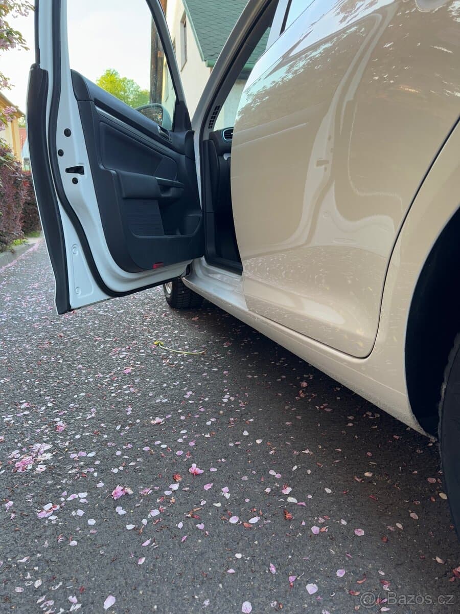 2010 Volkswagen GOLF - 13