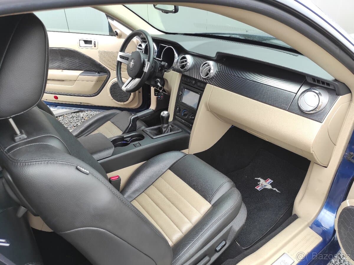 2009 Ford MUSTANG - 13