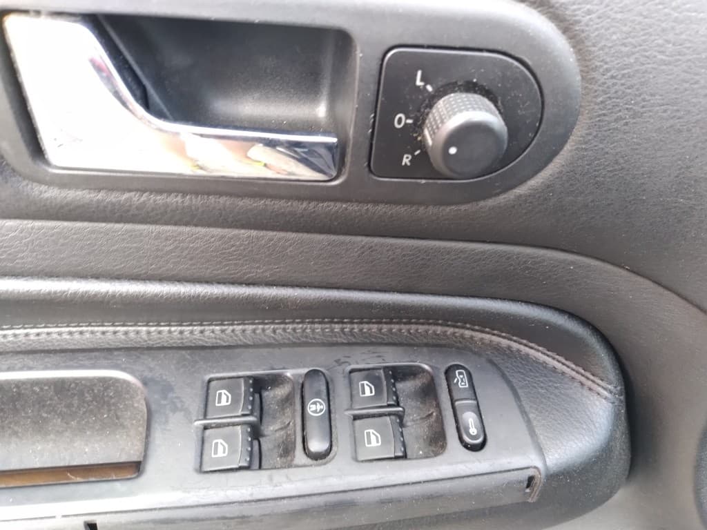2002 Volkswagen GOLF - 13