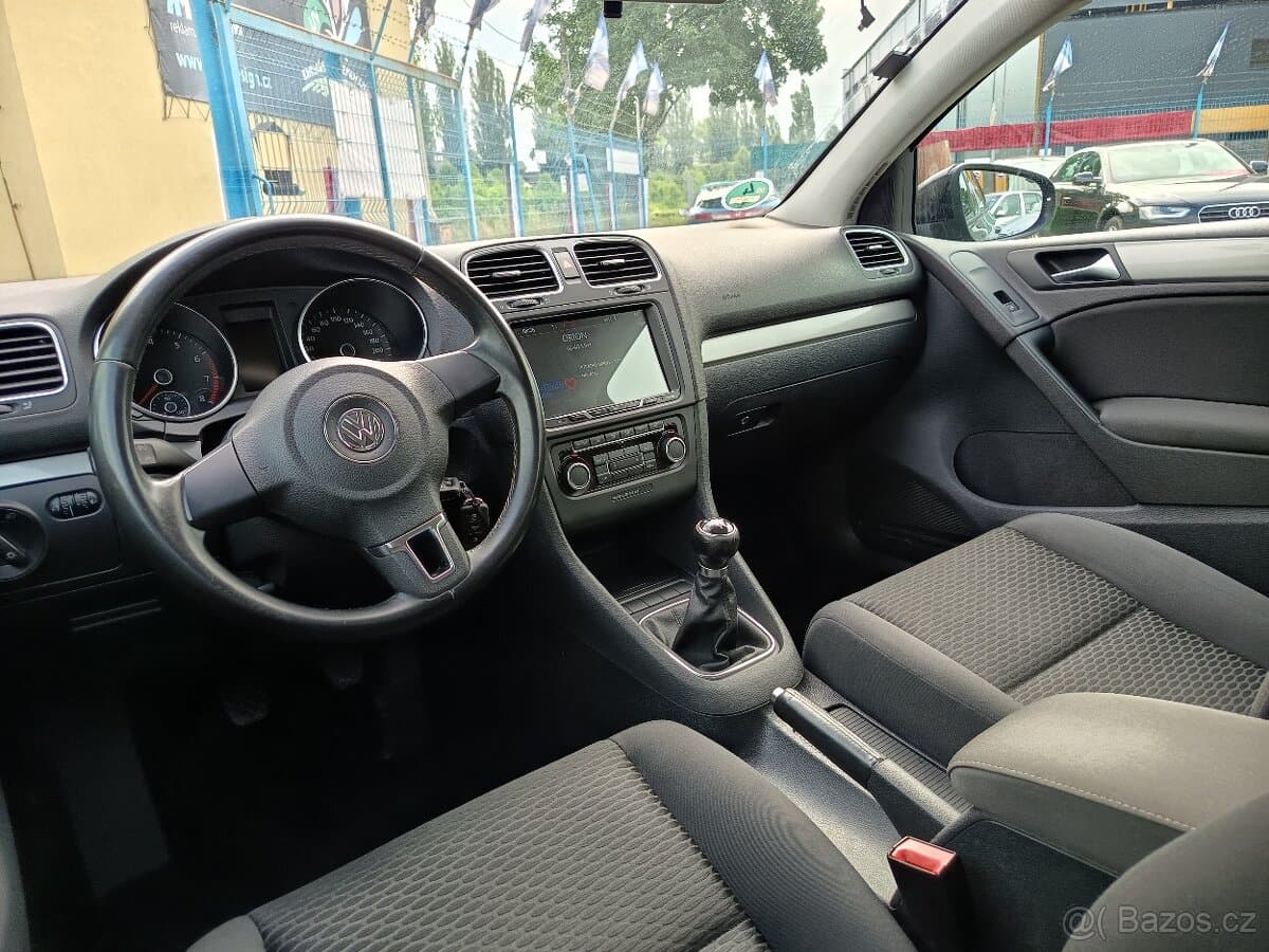 2011 Volkswagen GOLF - 13