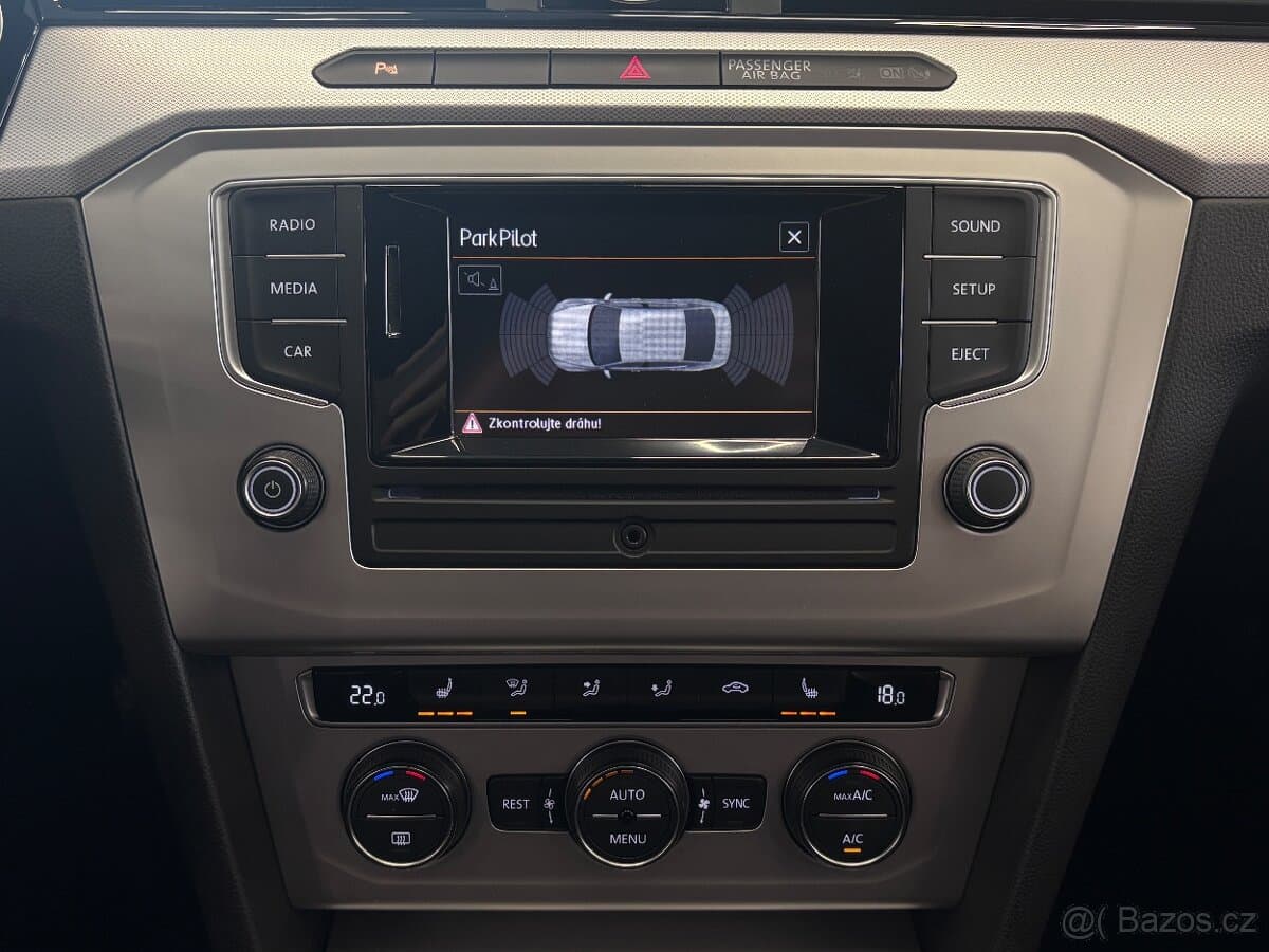 2016 Volkswagen PASSAT - 13