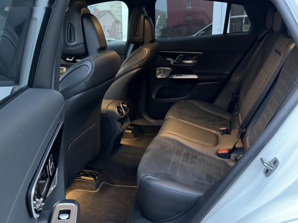 2025 Mercedes-Benz GL - 13
