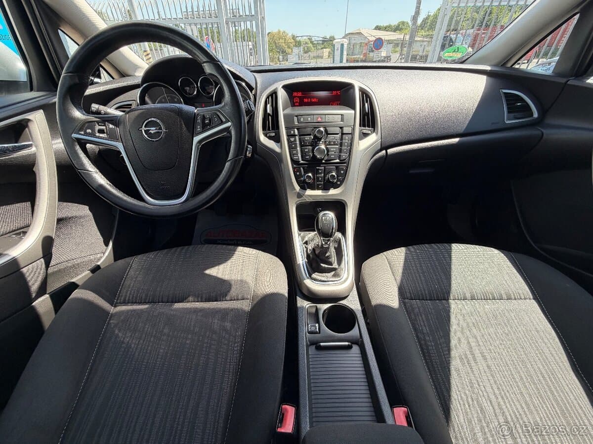 2011 Opel ASTRA - 13