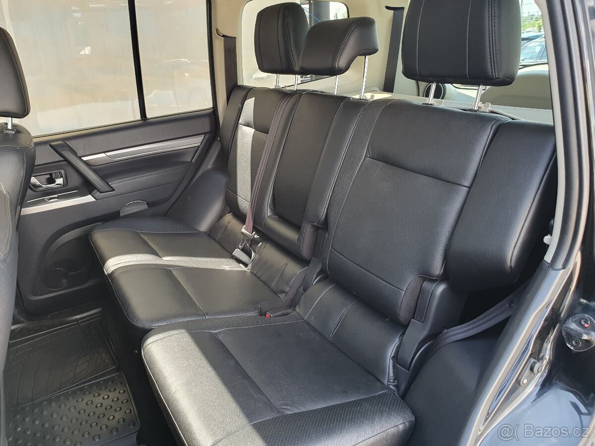 2013 Mitsubishi PAJERO - 13