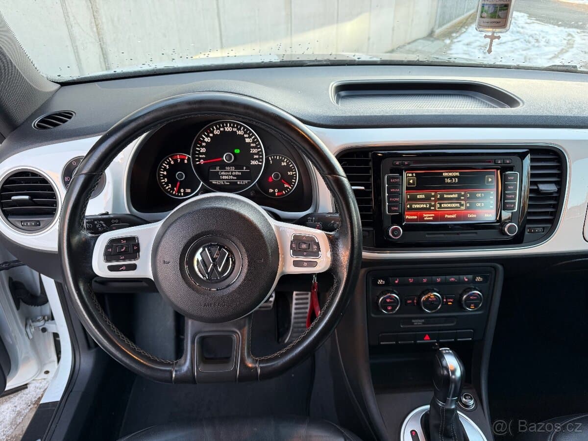 2012 Volkswagen BEETLE - 13